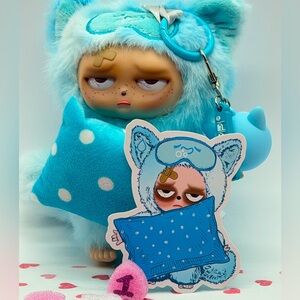 😴💤 Grumpipi Whispers to Dreamland — Jiong Jiong Figure + Promo Keychain